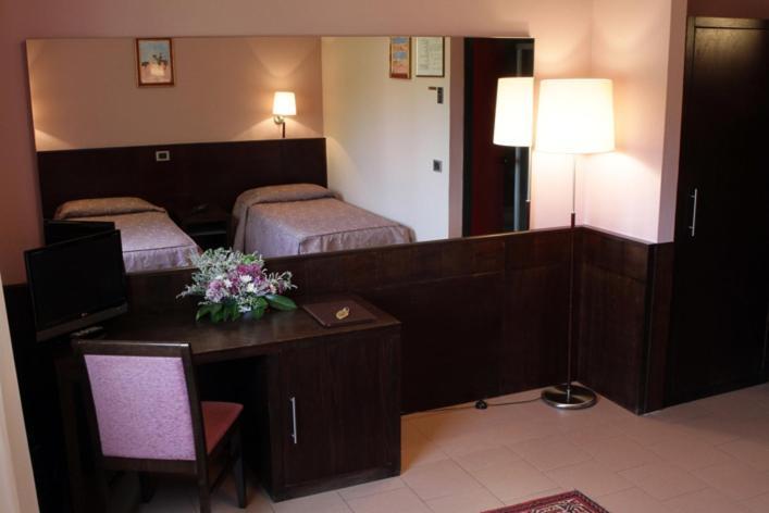 פיאצ'נצה Hotel City חדר תמונה