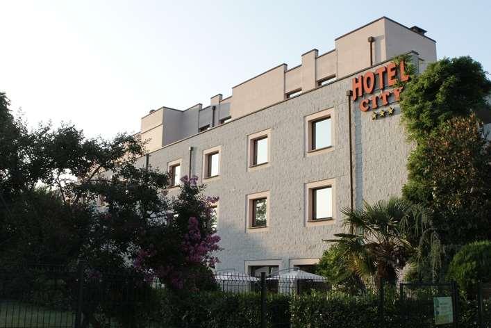 פיאצ'נצה Hotel City מראה חיצוני תמונה